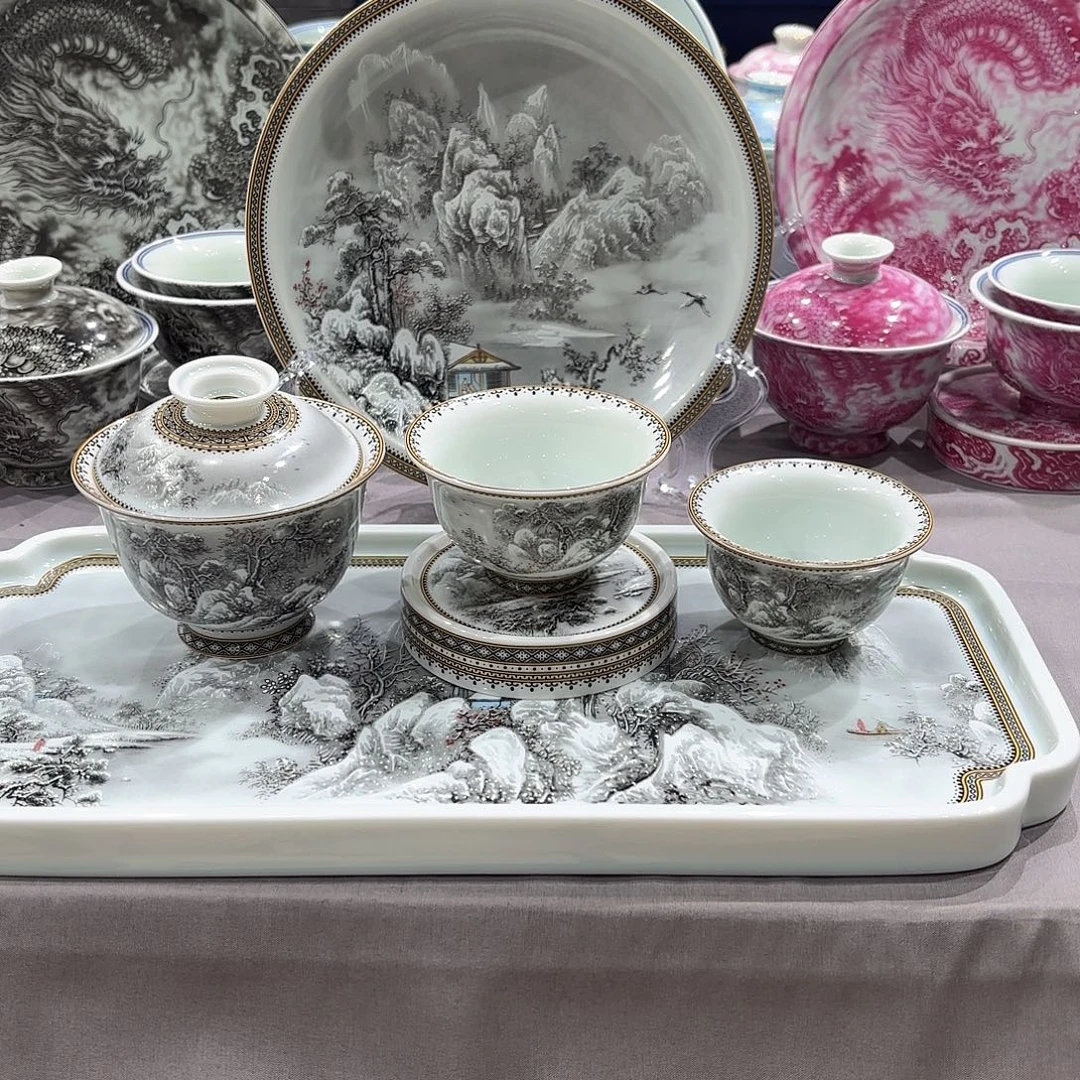 瓷片景德镇瓷器精品陈列