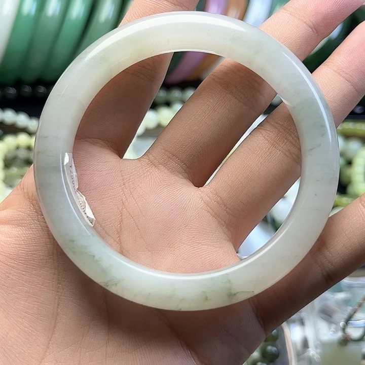 未镶嵌手镯石英质玉