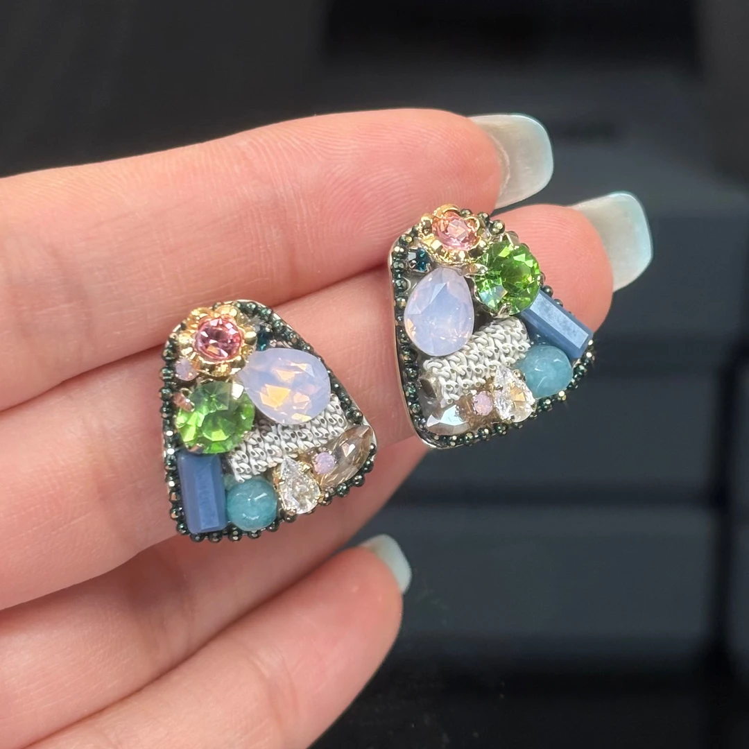 铜合金合成锆石耳饰 E0152 时尚彩色繁花多巴胺手工韩系耳钉