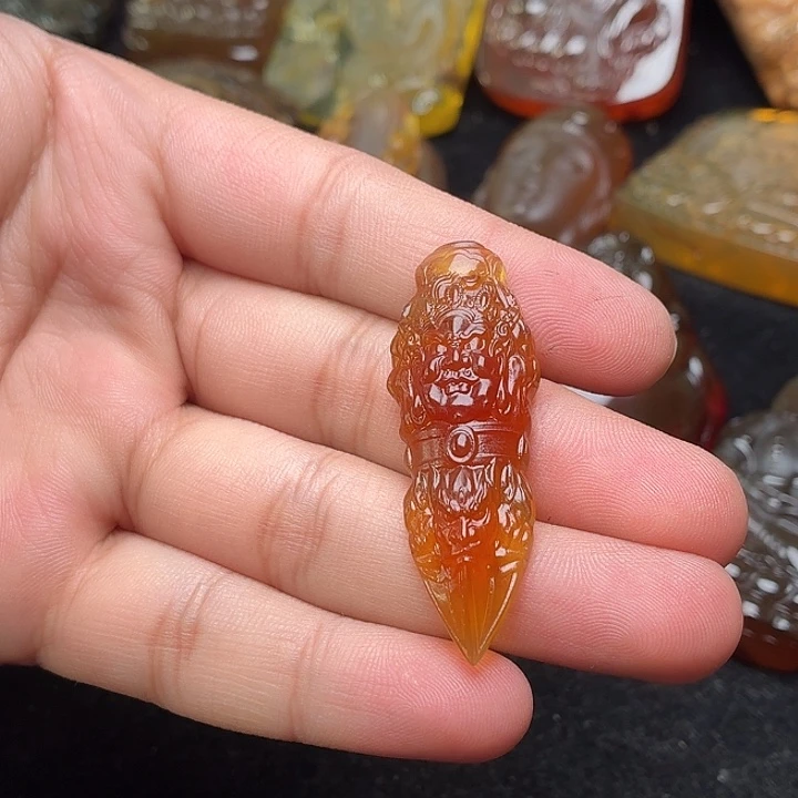 琥珀未镶嵌颈饰54