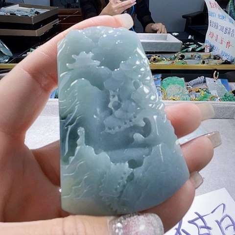 颈饰未镶嵌翡翠一个