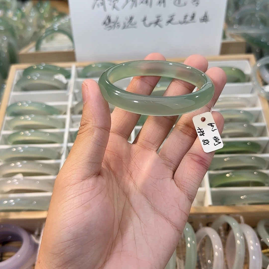 玛瑙/玉髓未镶嵌手镯圈口60.3