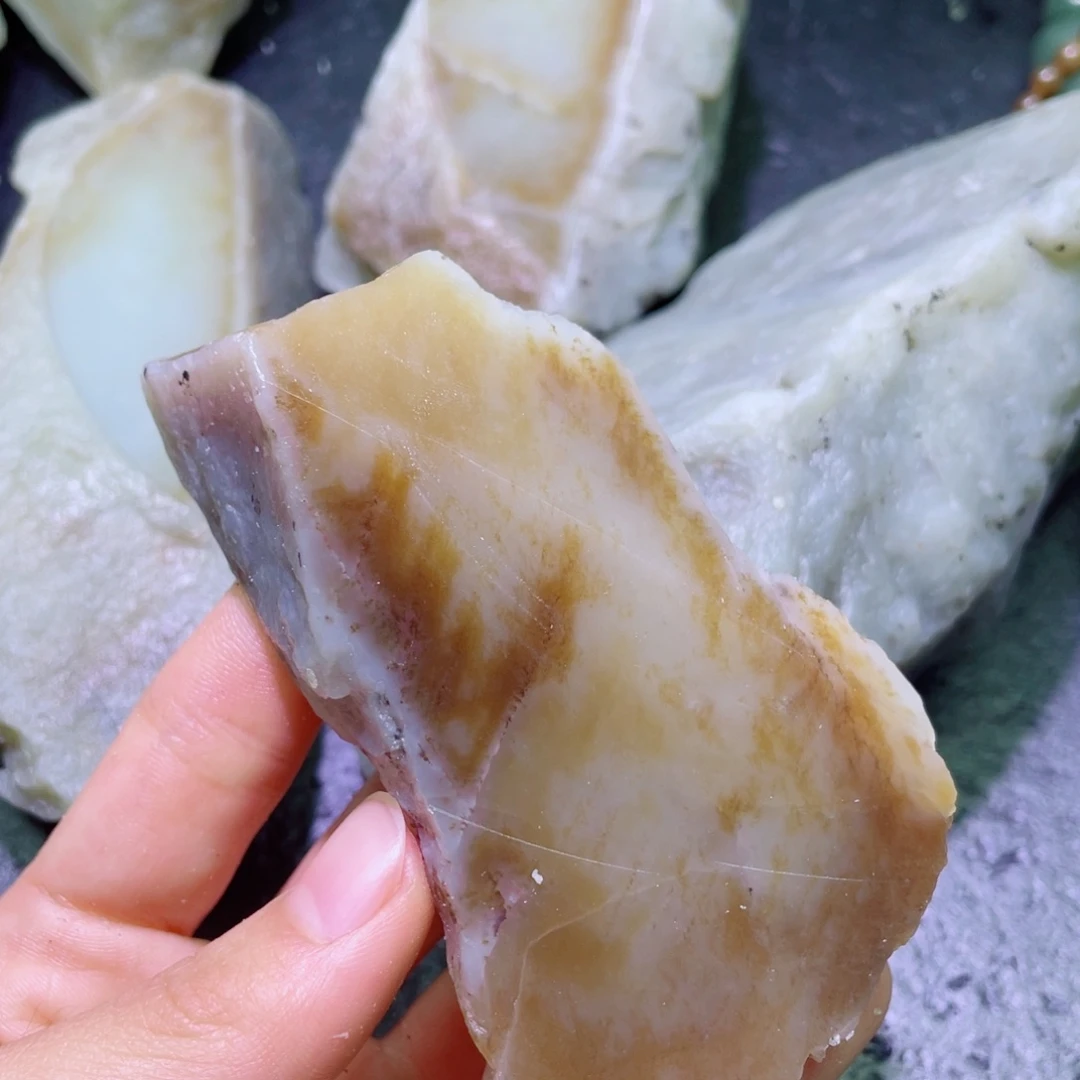 和田玉未镶嵌珠宝半成品