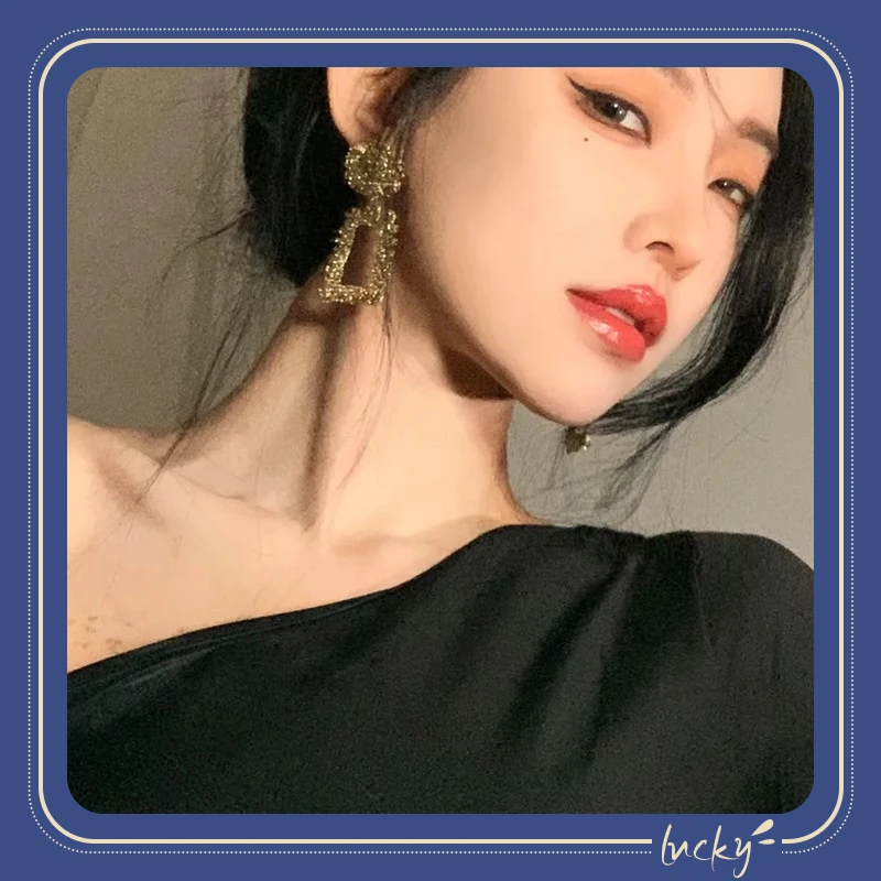 铜合金锆石耳饰 精致轻奢个性新款欧美夸张镂空耳钉高端大气时尚