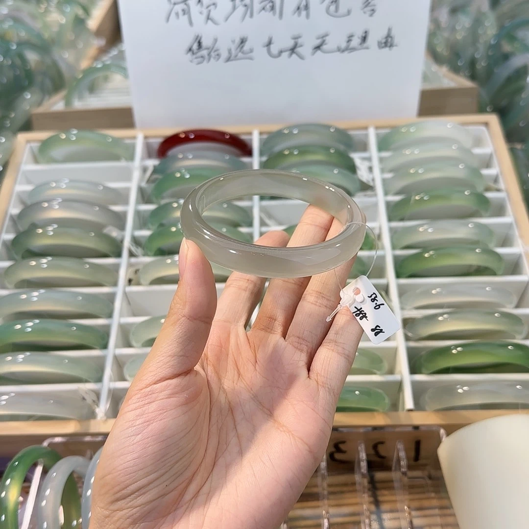 玛瑙/玉髓未镶嵌手镯圈口58.6