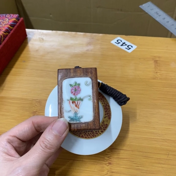 瓷片哈中古工艺品一件