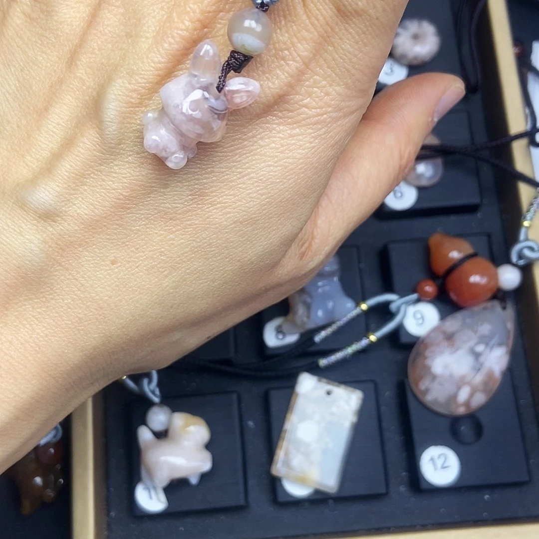 石英质玉吊坠(赠链)未镶嵌丹*