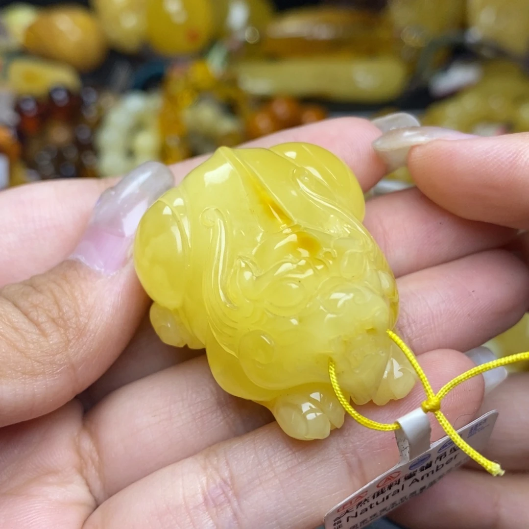 未镶嵌琥珀珠宝奇石