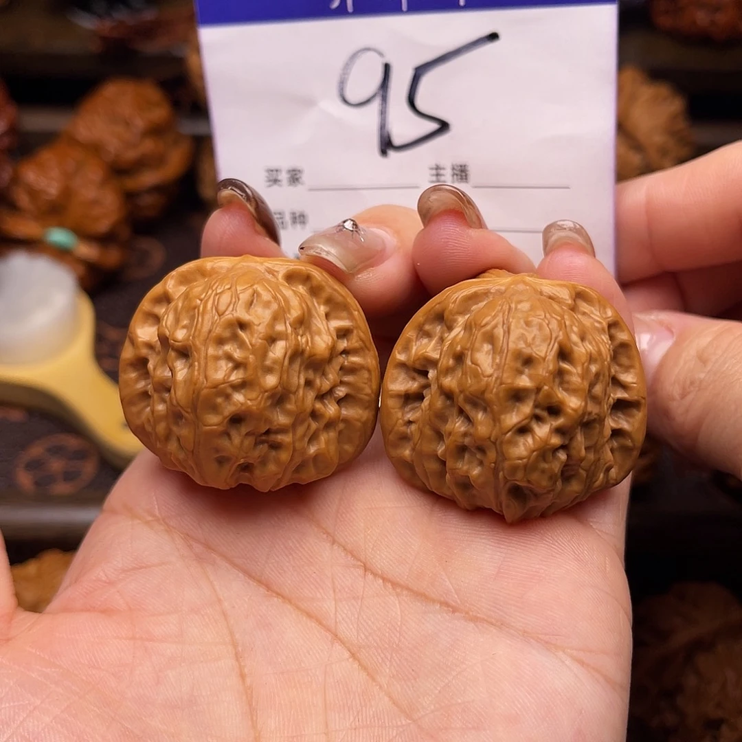 桃核吊坠凤凰山35