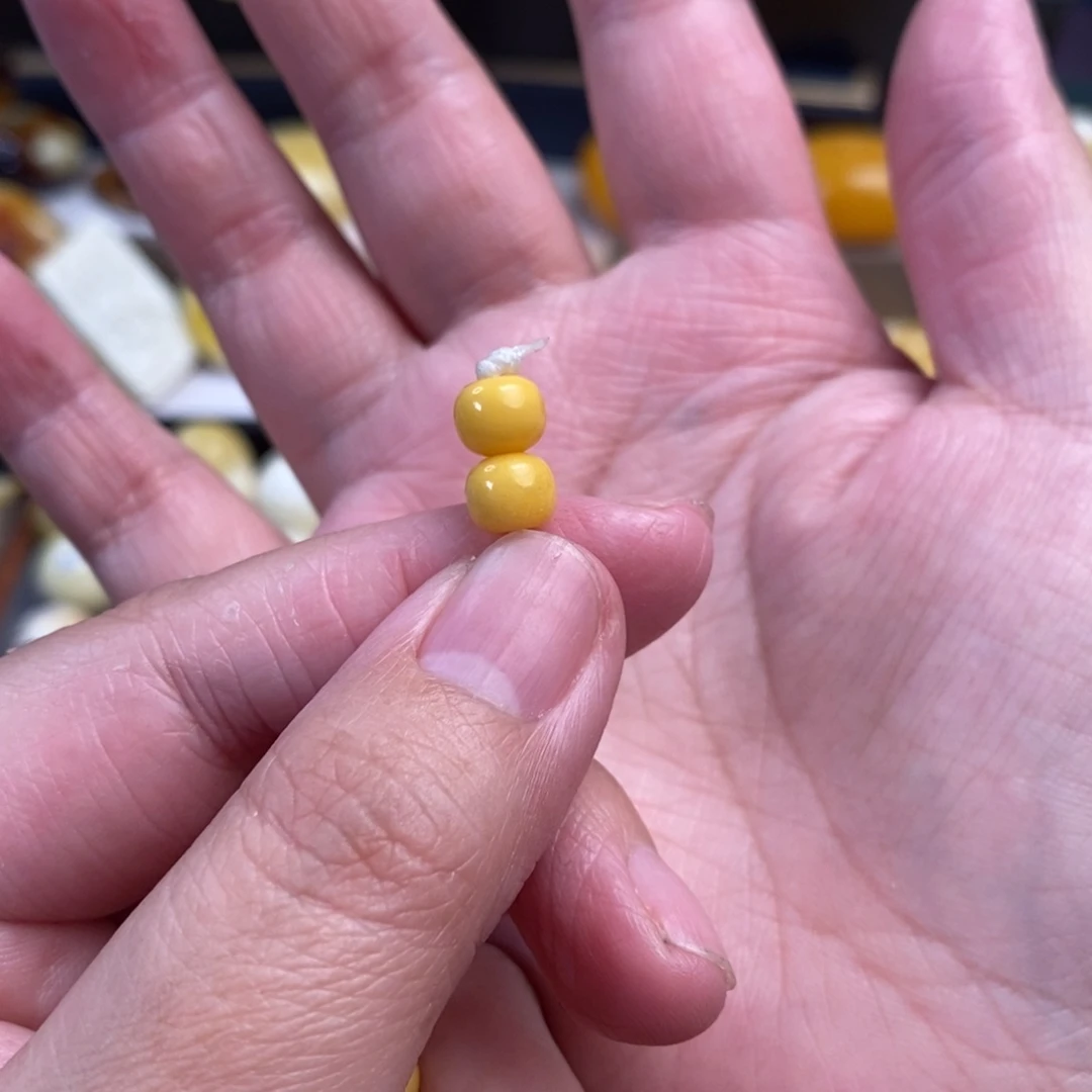 未镶嵌琥珀裸石小年份老型对珠6.5