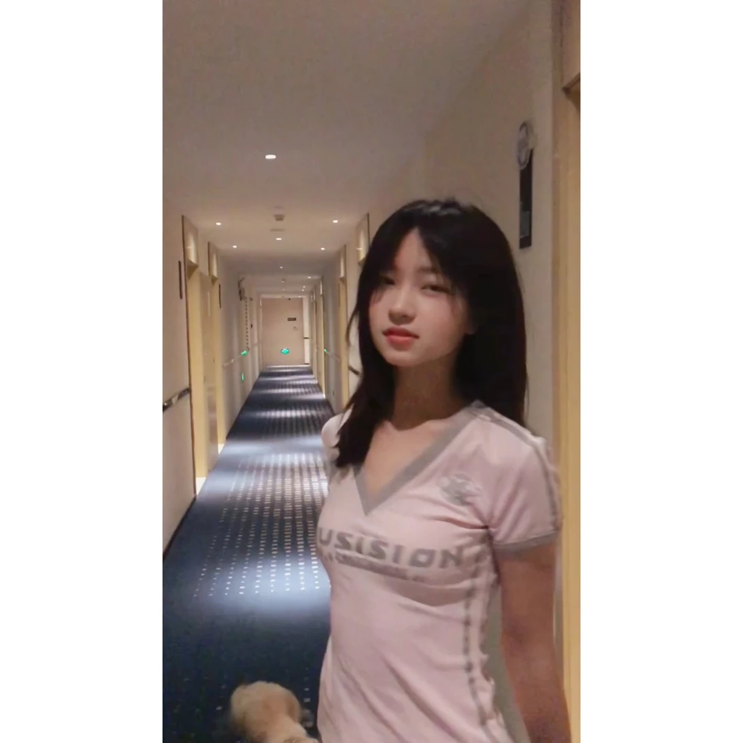 美式辣妹正肩短袖T恤运动少女修身显瘦v领球衣blokette