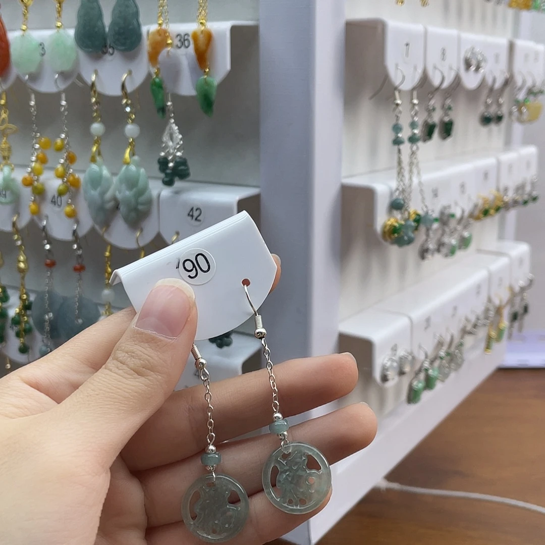 翡翠未镶嵌耳饰一物一图，以实物为准