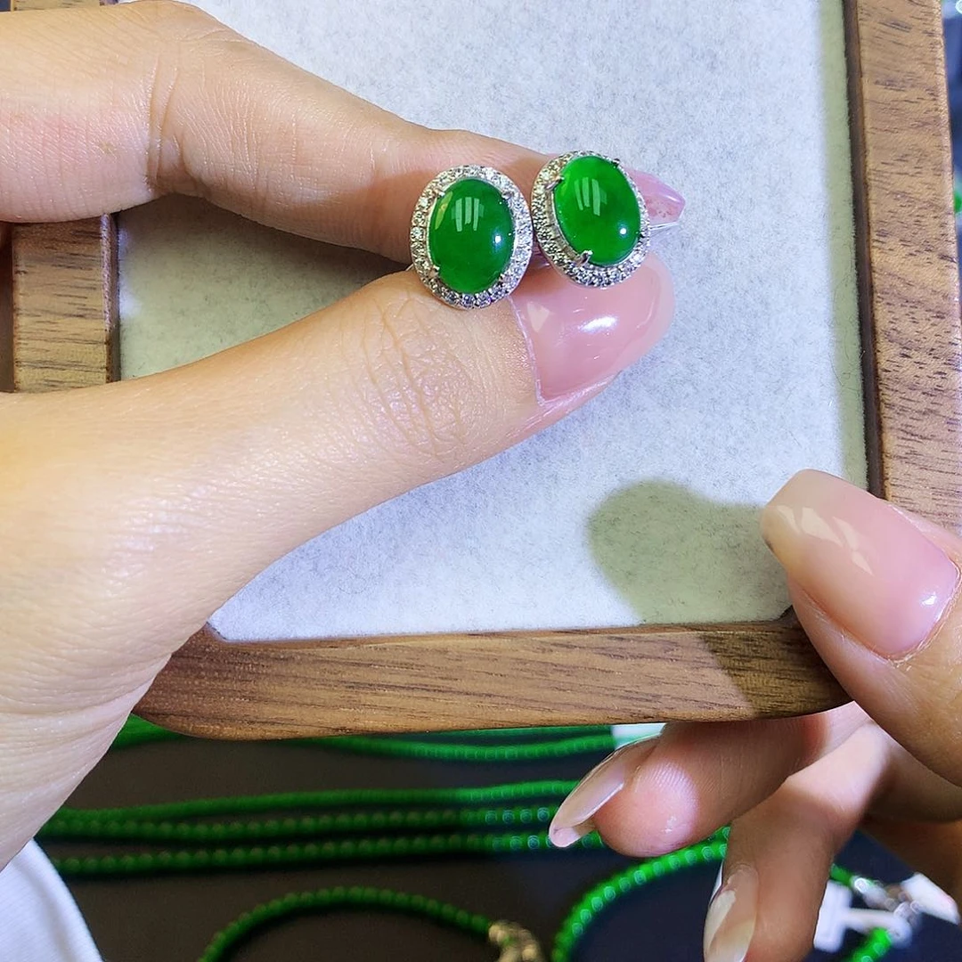 翡翠耳饰银S925镶嵌天然翡翠耳钉