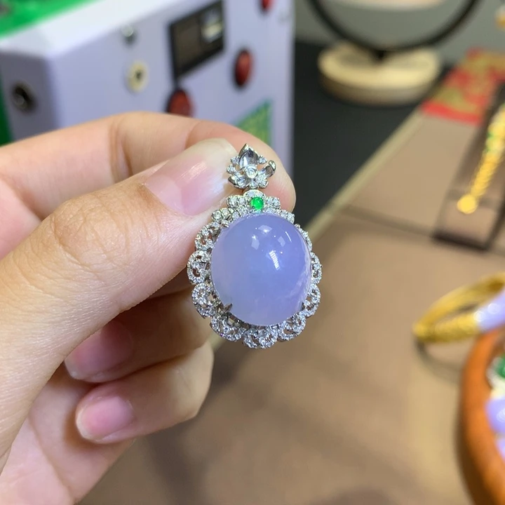 翡翠18K金镶嵌颈饰翡翠