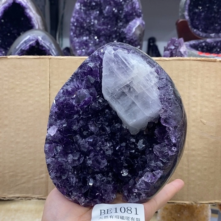 未镶嵌水晶大型摆件（非配饰）