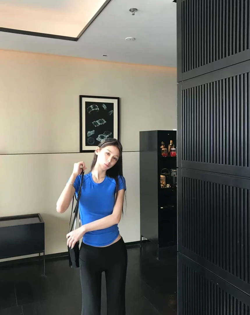 0373夏季新款简约韩系小众纯色修身显瘦百搭通勤时尚短袖上衣T恤