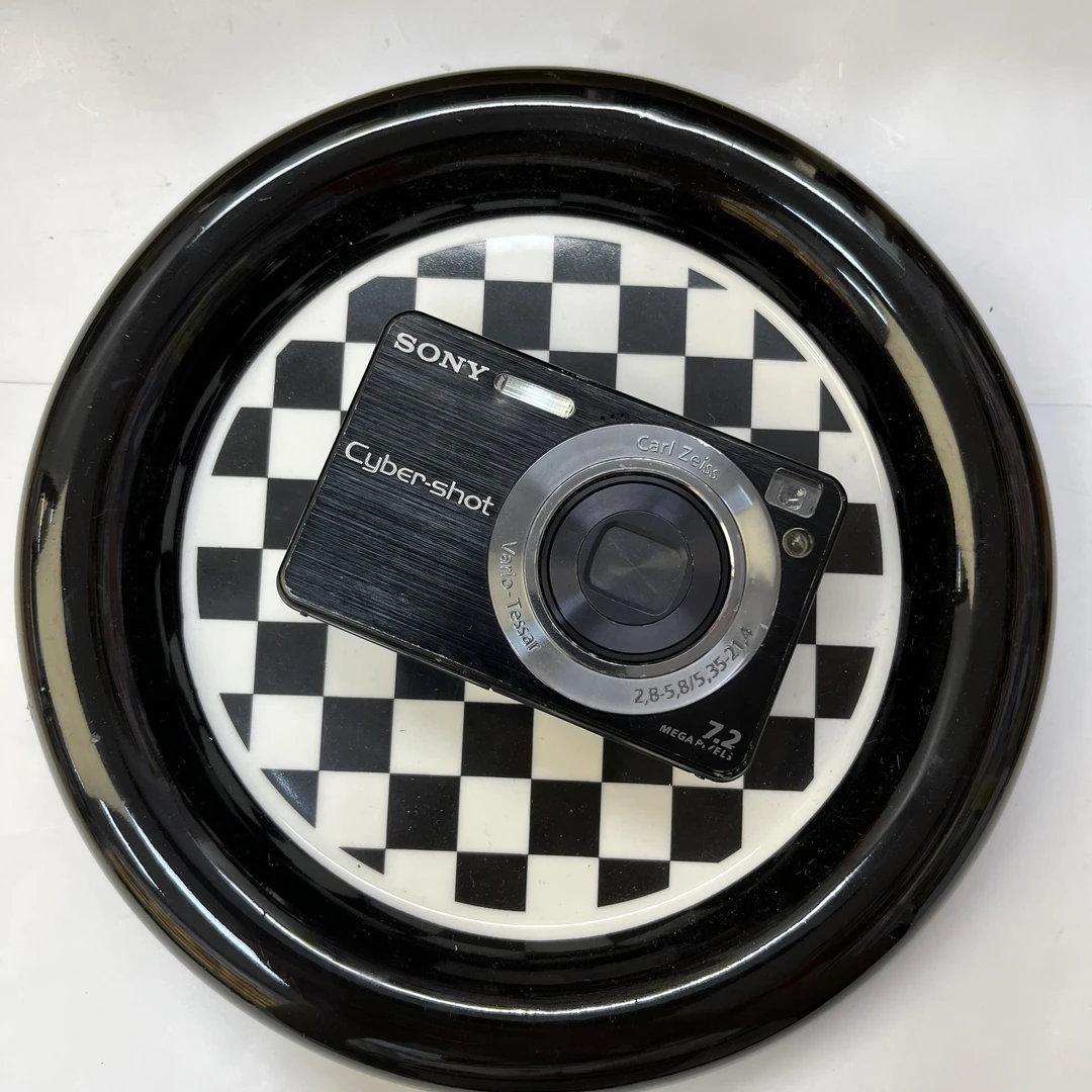 95新 Sony/索尼 W110复古胶片氛围感 色彩浓郁 720万像素4倍变焦