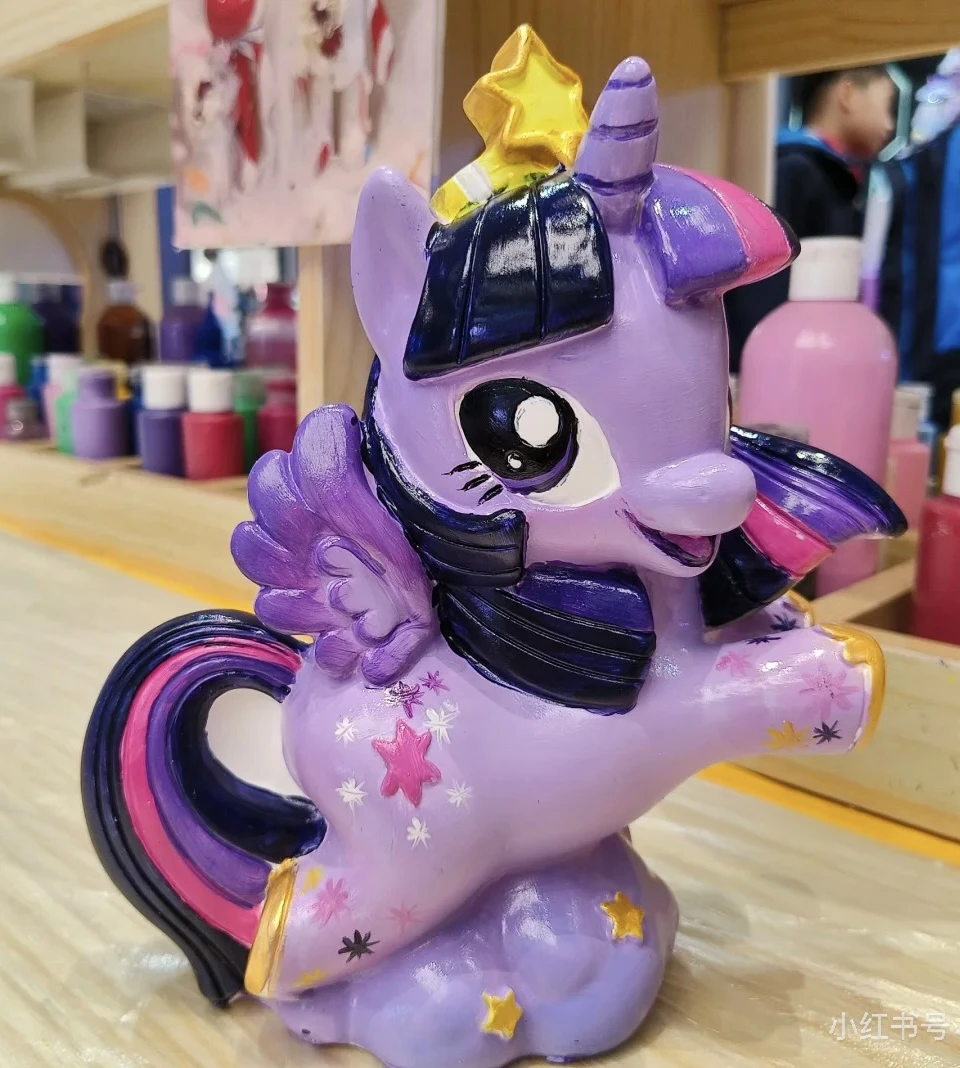 紫月石膏娃娃儿童彩绘