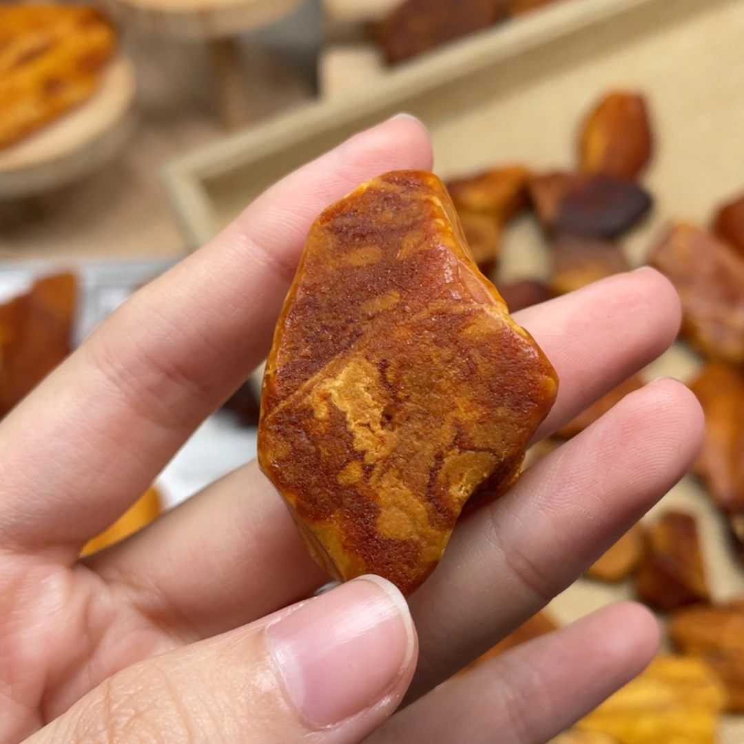 琥珀未镶嵌珠宝奇石