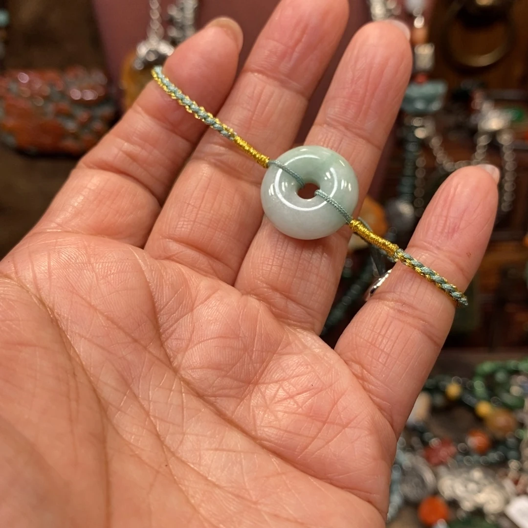 翡翠吊坠(赠链)未镶嵌