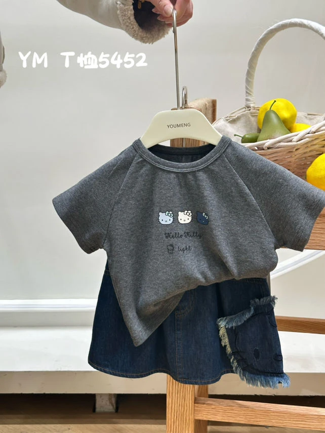{花卷卷}2025夏季女童灰色三只KT猫圆领修身T恤5452