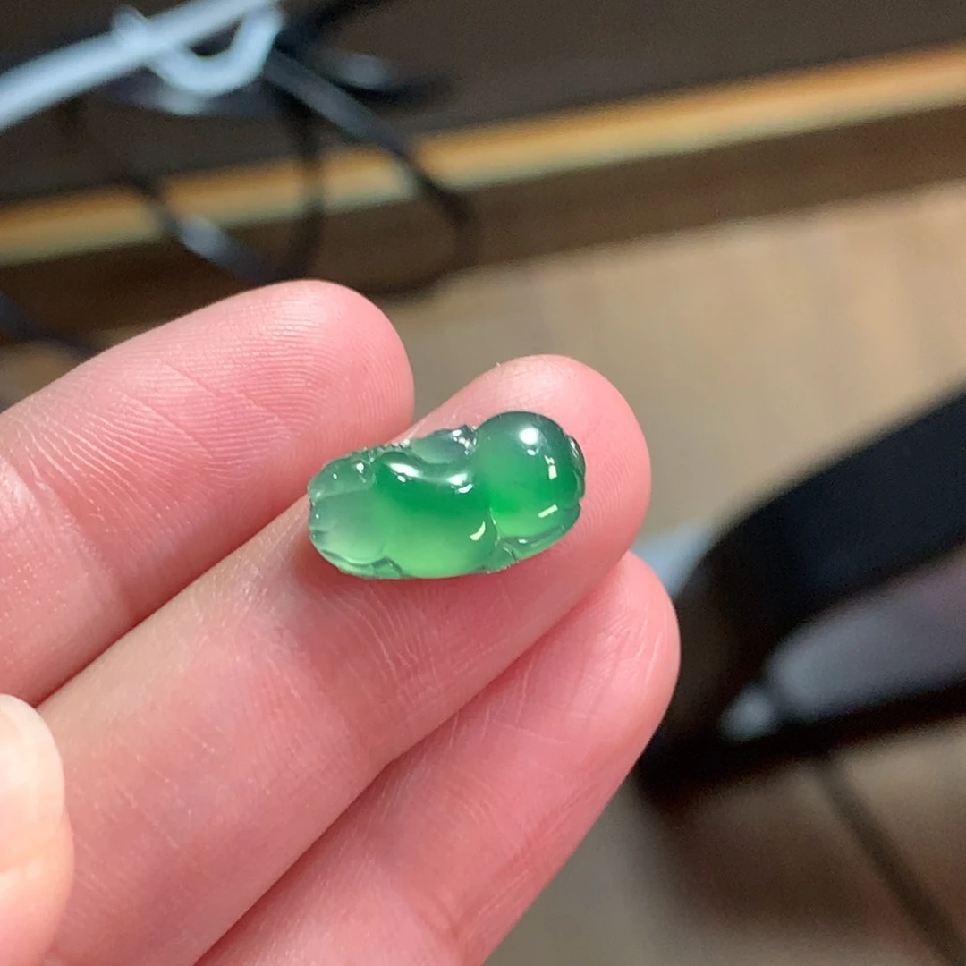 翡翠未镶嵌颈饰绿唐马