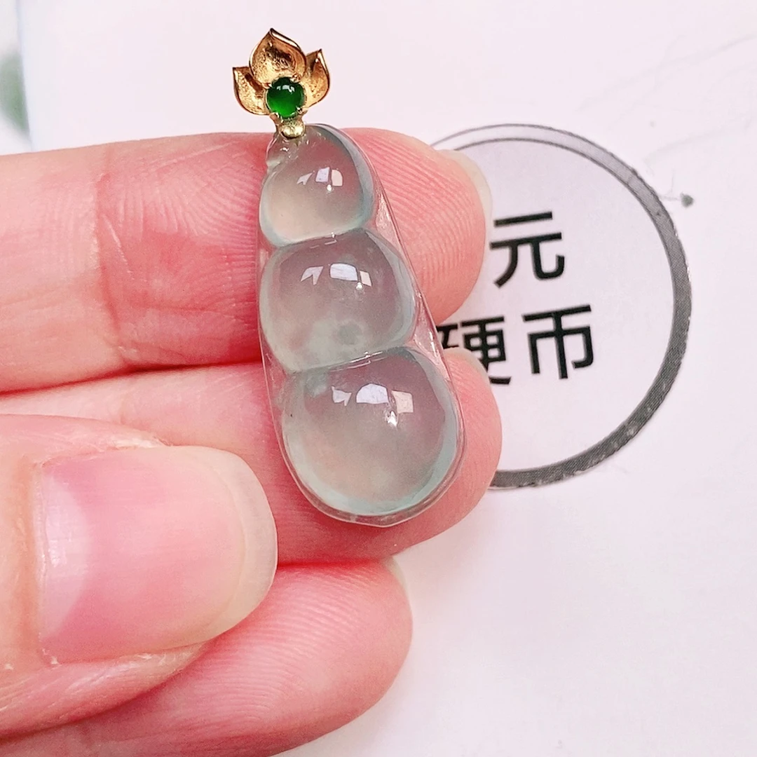 颈饰18K金镶嵌翡翠