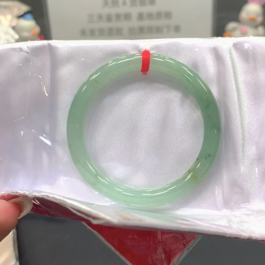 翡翠未镶嵌手镯52圆