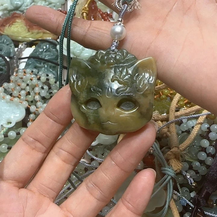 蛇纹石玉未镶嵌吊坠