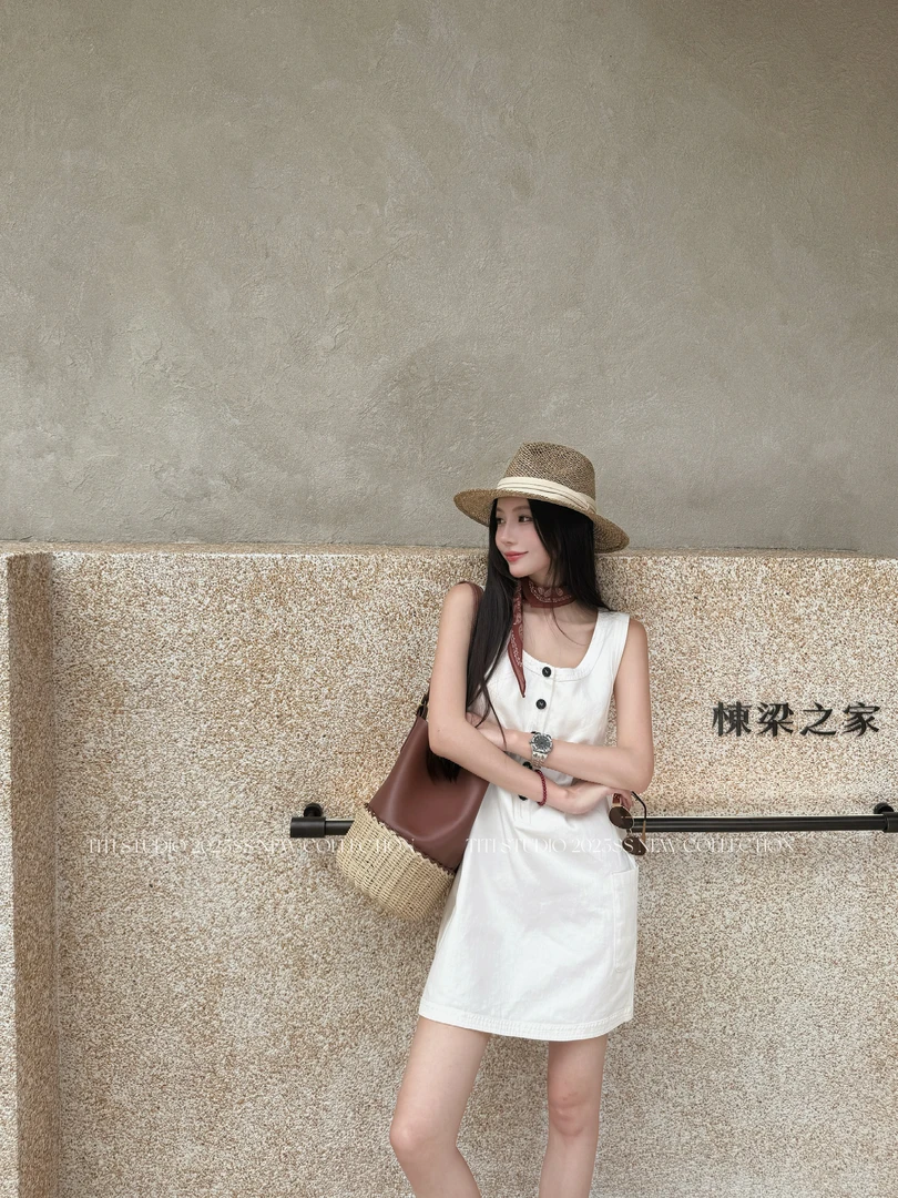 TITI - STUDIO“首尔日记”极简风慵懒松弛夏季方领休闲背心连衣裙