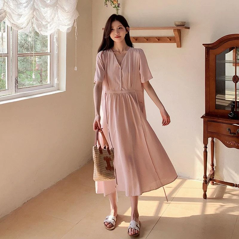 粉色简约大方v领连衣裙女2025夏新款今年流行温柔风收腰气质长裙