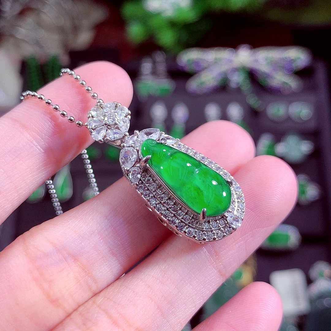 颈饰未镶嵌翡翠天然