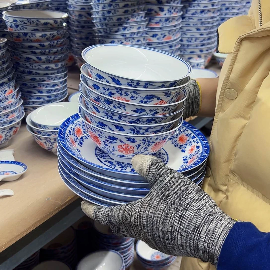 瓷片5.5英寸碗6个，8英寸深盘6个