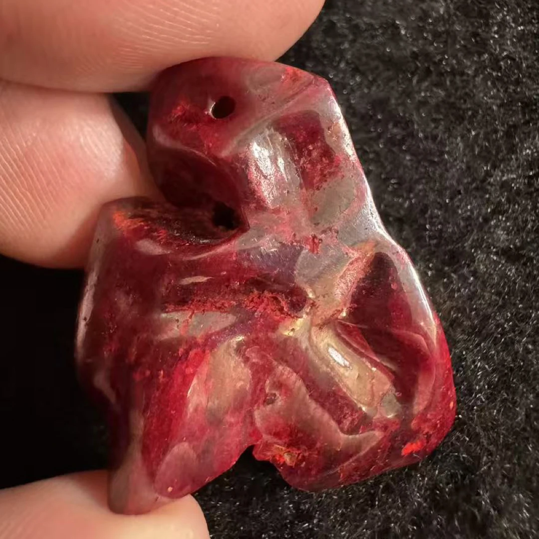 天然辰砂天然原矿朱砂晶体随行吊坠 通透 克重约：26.4克