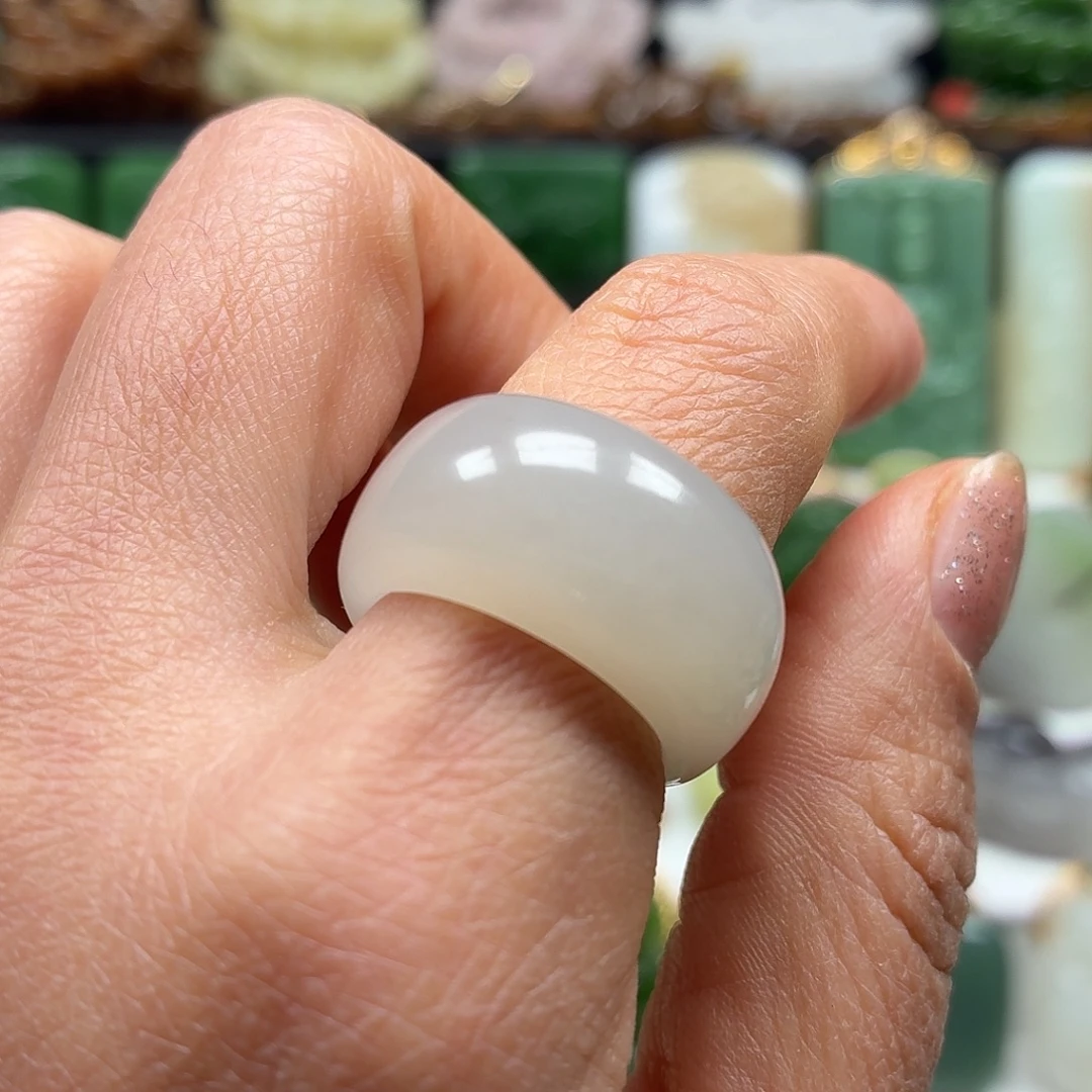 和田玉未镶嵌颈饰17.6