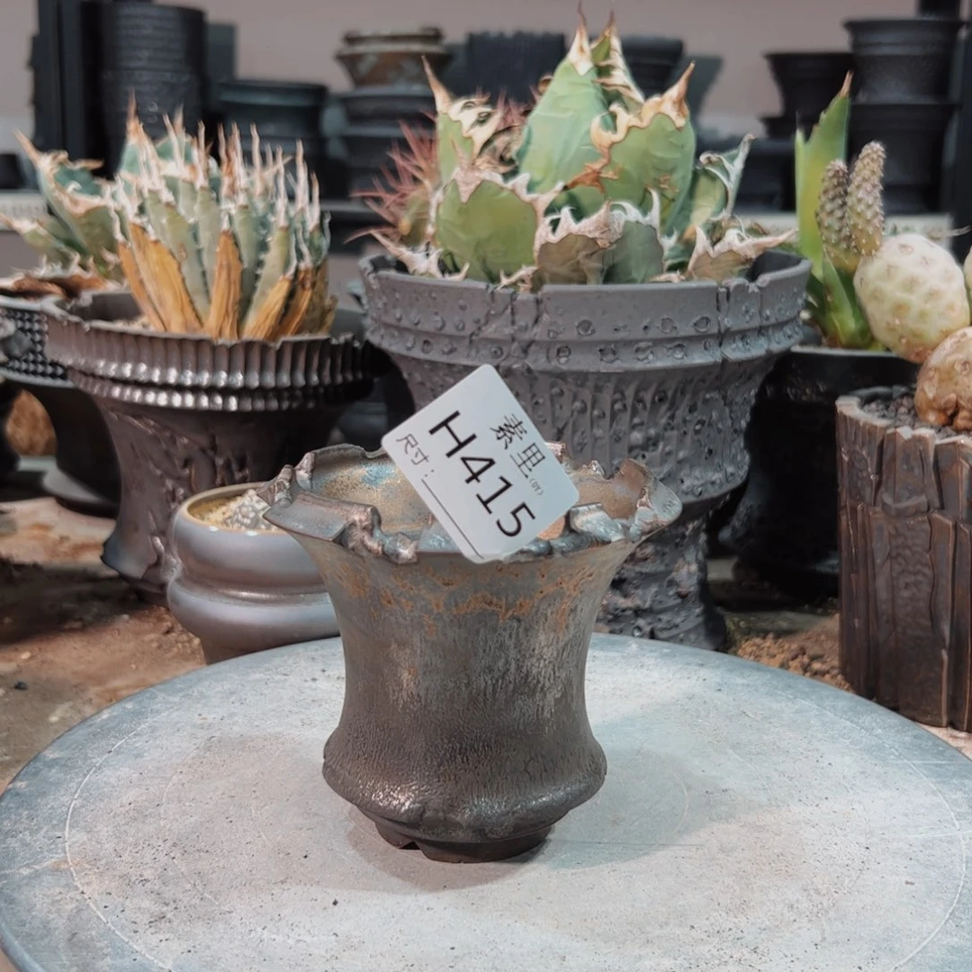 景德镇手工素里内口9.5高10瑕疵