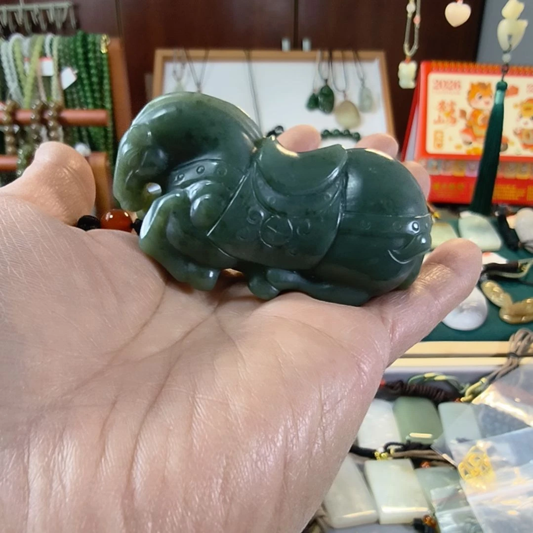 雲***哥和田玉未镶嵌颈饰