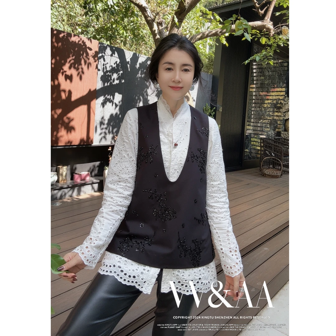 VV&AA 轻奢设计感重工钉珠V领无袖马甲 D6127