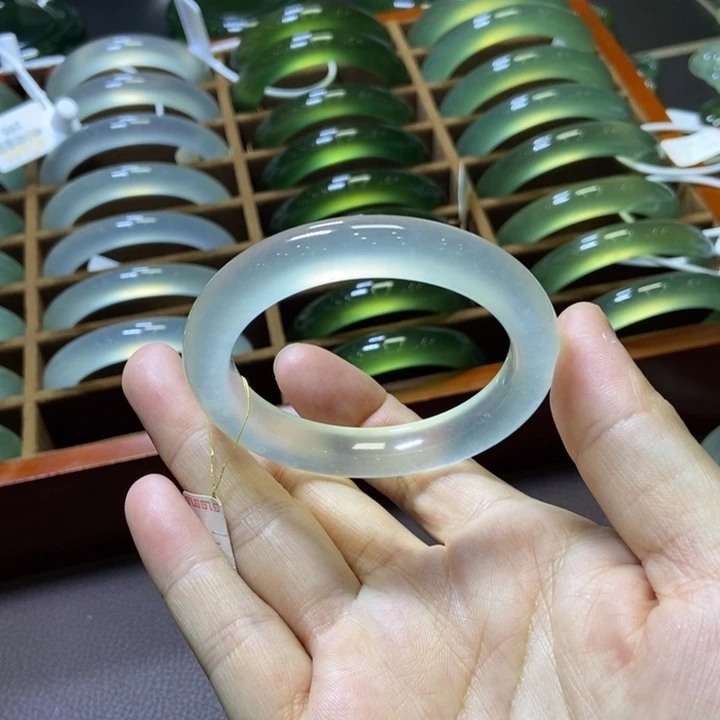蛇纹石玉未镶嵌手镯51