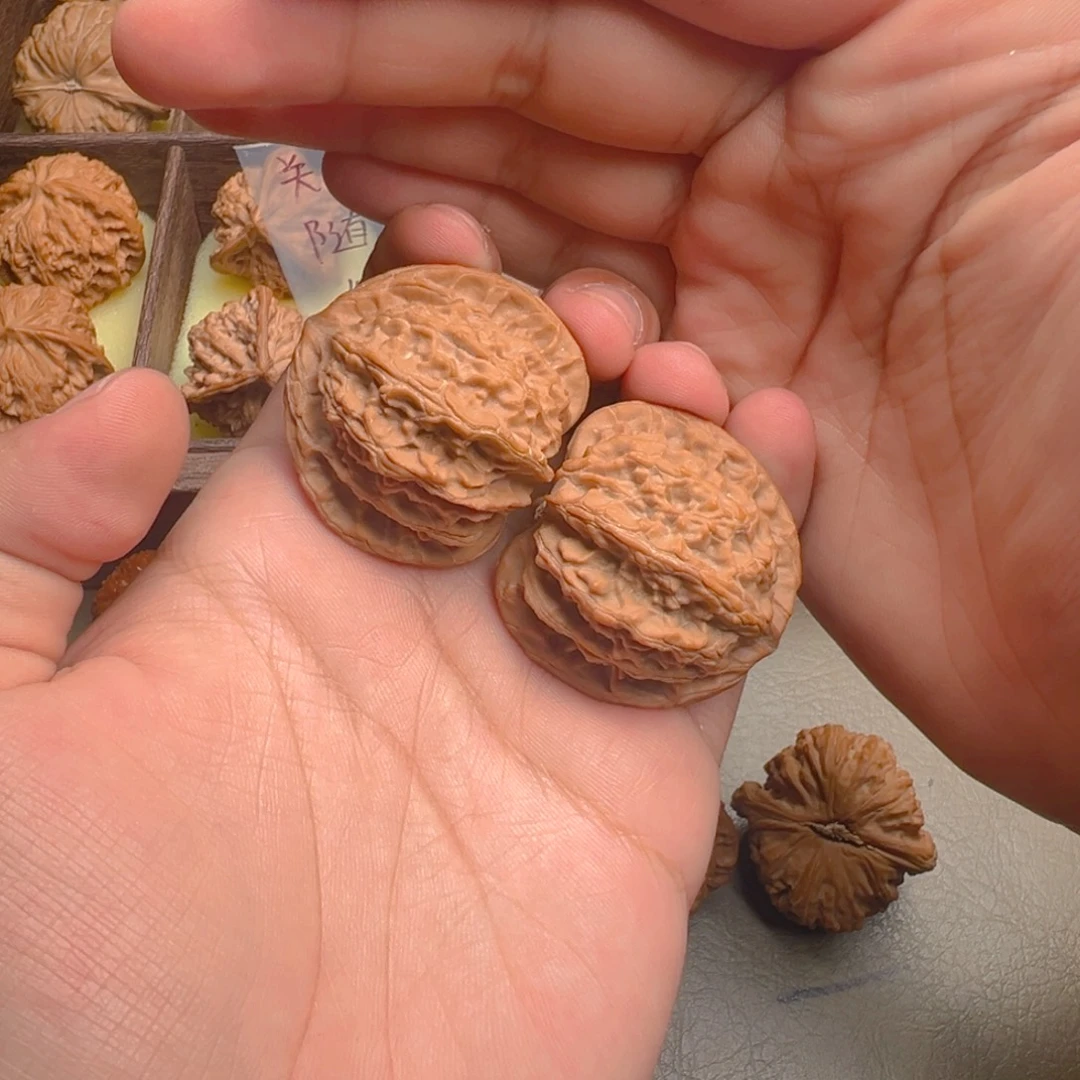 文玩核桃把件秦闷