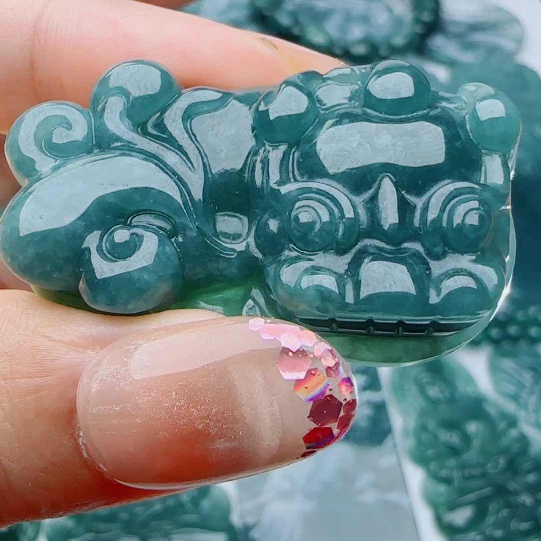 翡翠未镶嵌颈饰多样性发货天然的A货翡翠