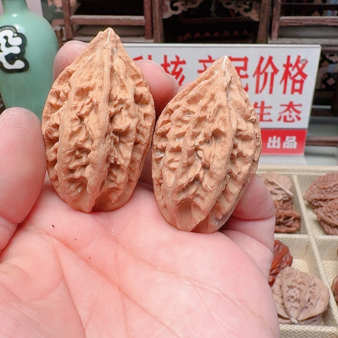 文玩核桃吊坠宝瓶