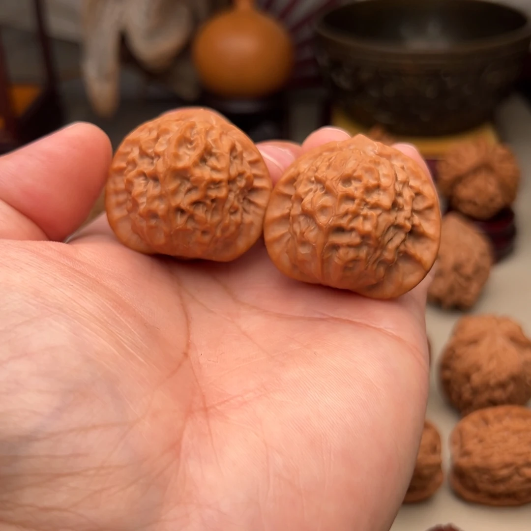 文玩核桃吊坠瓷娃娃