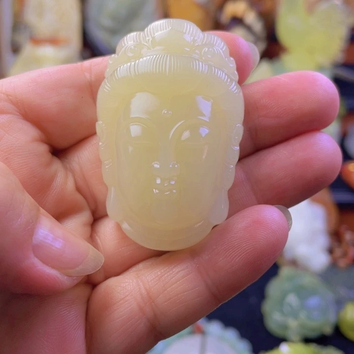 未镶嵌蛇纹石玉颈饰