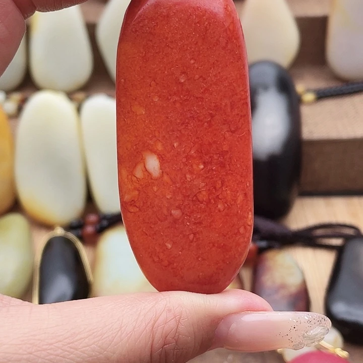 和田玉未镶嵌颈饰往*