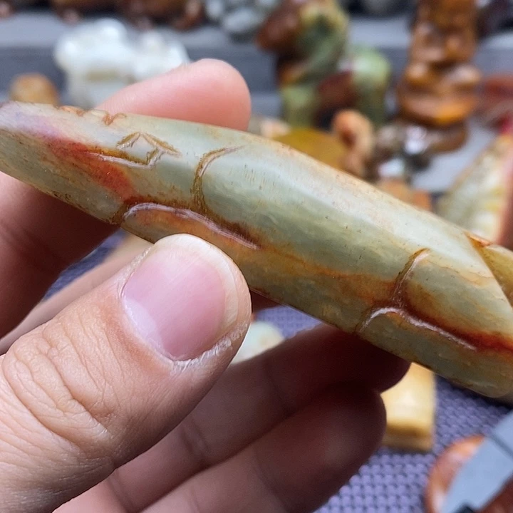 未镶嵌蛇纹石玉颈饰