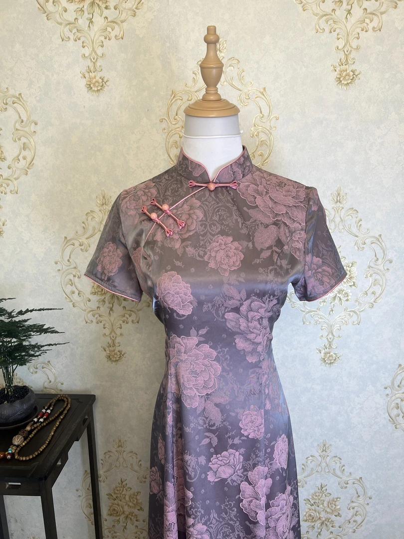 花容 重磅改良缎面提花A字旗袍礼服裙 衣长120