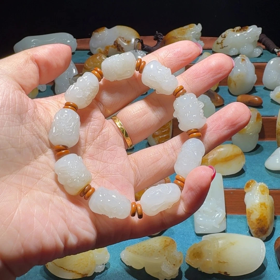 浩***琳未镶嵌手链和田玉