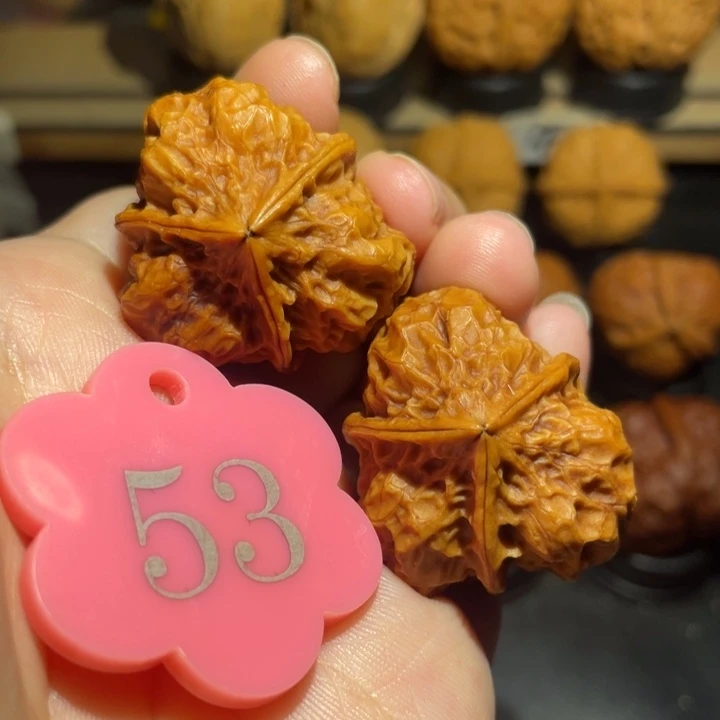 三棱33尺寸核桃。