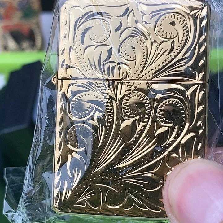 梁****台黄铜时刻经雕工艺品